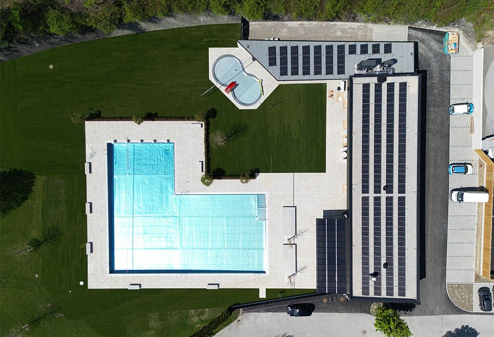 Referenzen - Dachwerk GmbH: Schwimmbad Werfen