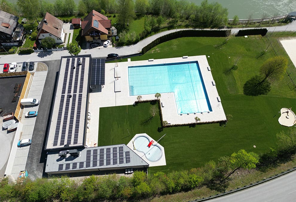 Referenzen - Dachwerk GmbH: Schwimmbad Werfen