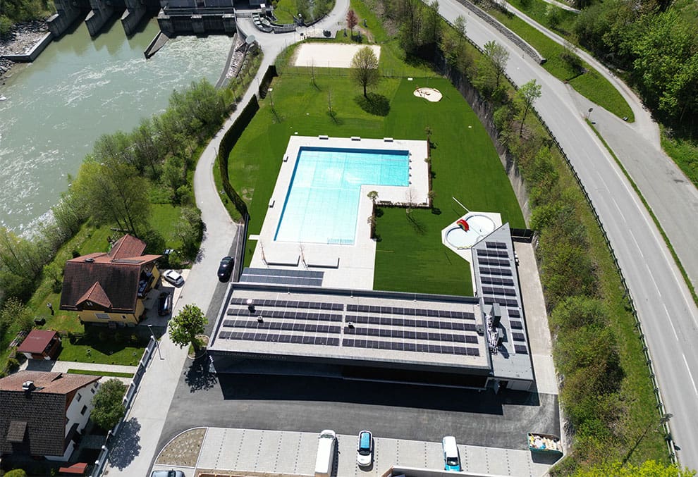 Referenzen - Dachwerk GmbH: Schwimmbad Werfen